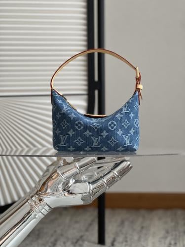 لوي فيتون Hills Pochette مقاس 18.5cm