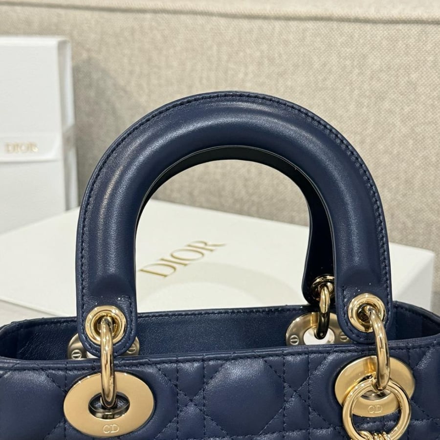 ليدي ديور سمول سايز 20cm