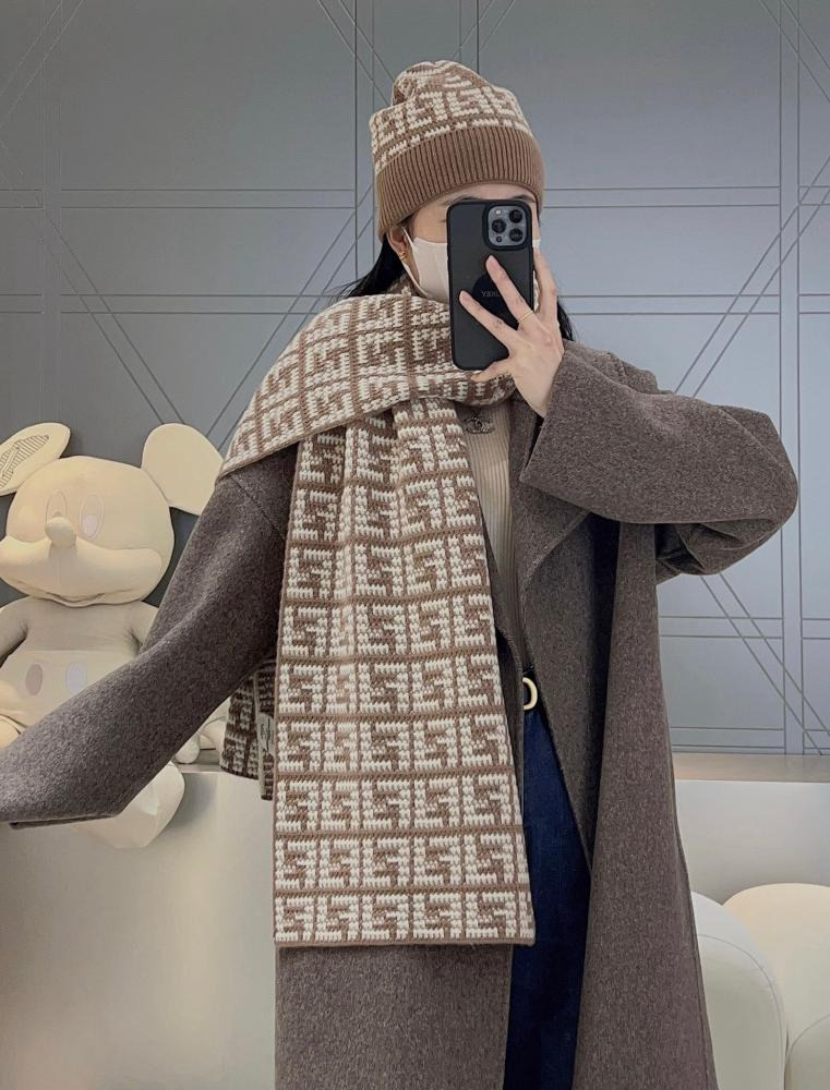 سكارف فندي مقاس 180*30