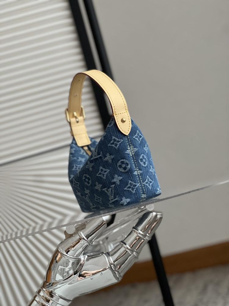 لوي فيتون Hills Pochette مقاس 18.5cm