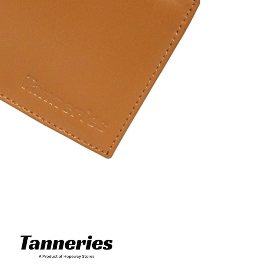 محفظة Tanneries الأمامية النحيفة بتصميم بسيط – مقاس متوسط (Soft Matt Brown)