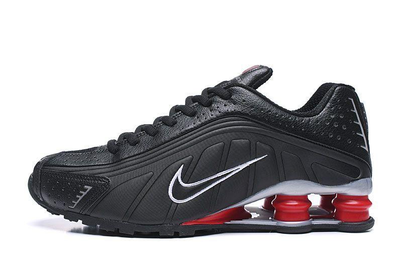 حذاء Nike Shox R4 الأسود رجالي بتقنية Shox لأقصى درجات الراحة والأداء