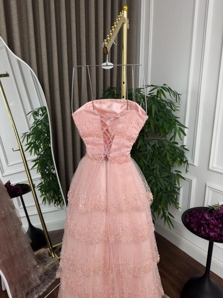Dress suitable for sizes from 1 to 6
