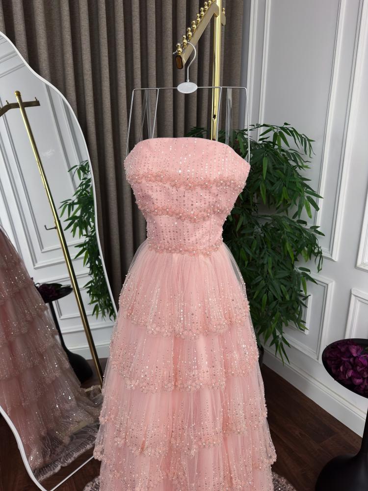 Dress suitable for sizes from 1 to 6