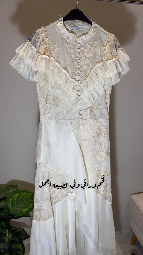 فستان فرنسي مخفض.
