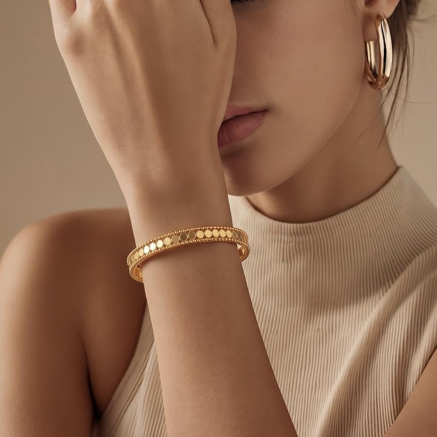 غويشه ذهب عيار 21 الوزن 7.80 جرام