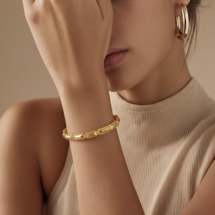 غويشه ذهب عيار 21 الوزن 6.24 جرام