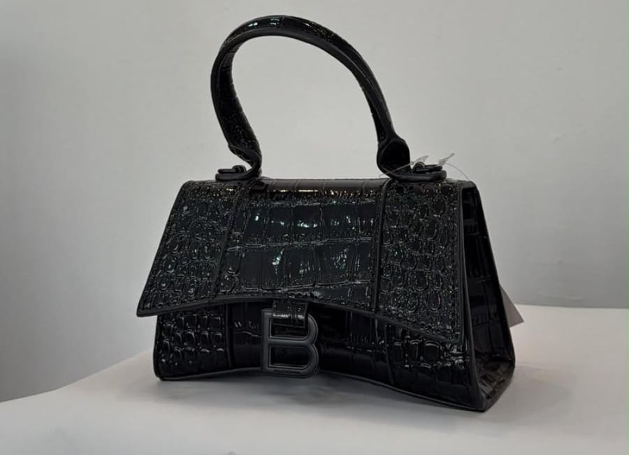 شنطة Balenciaga