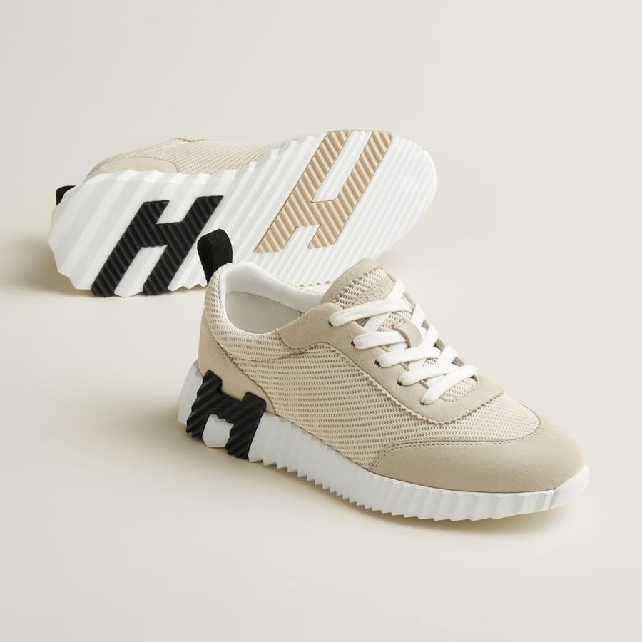 شوز H