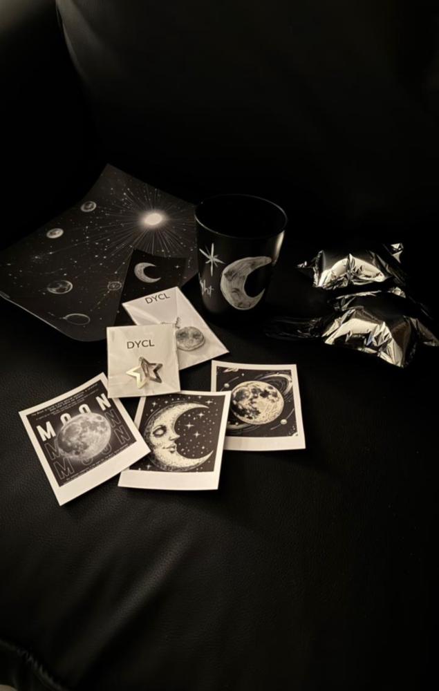 Moon box