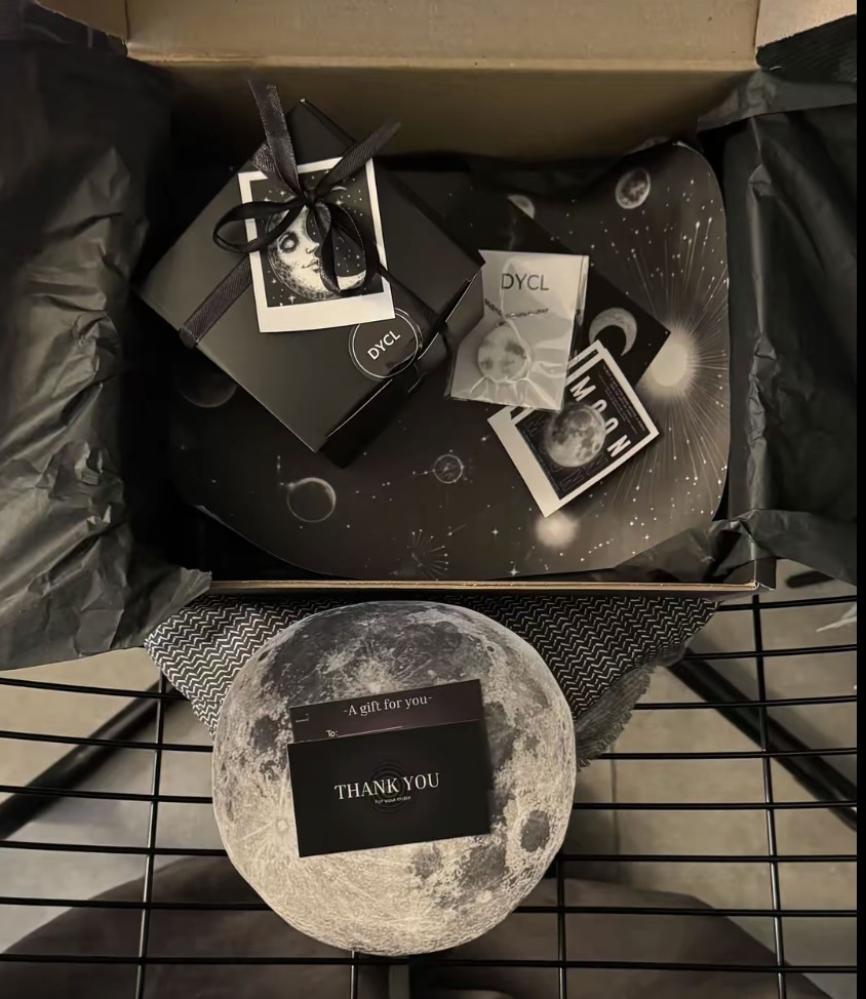 Moon box