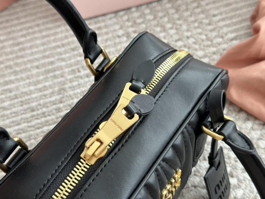 شنطة miumiu