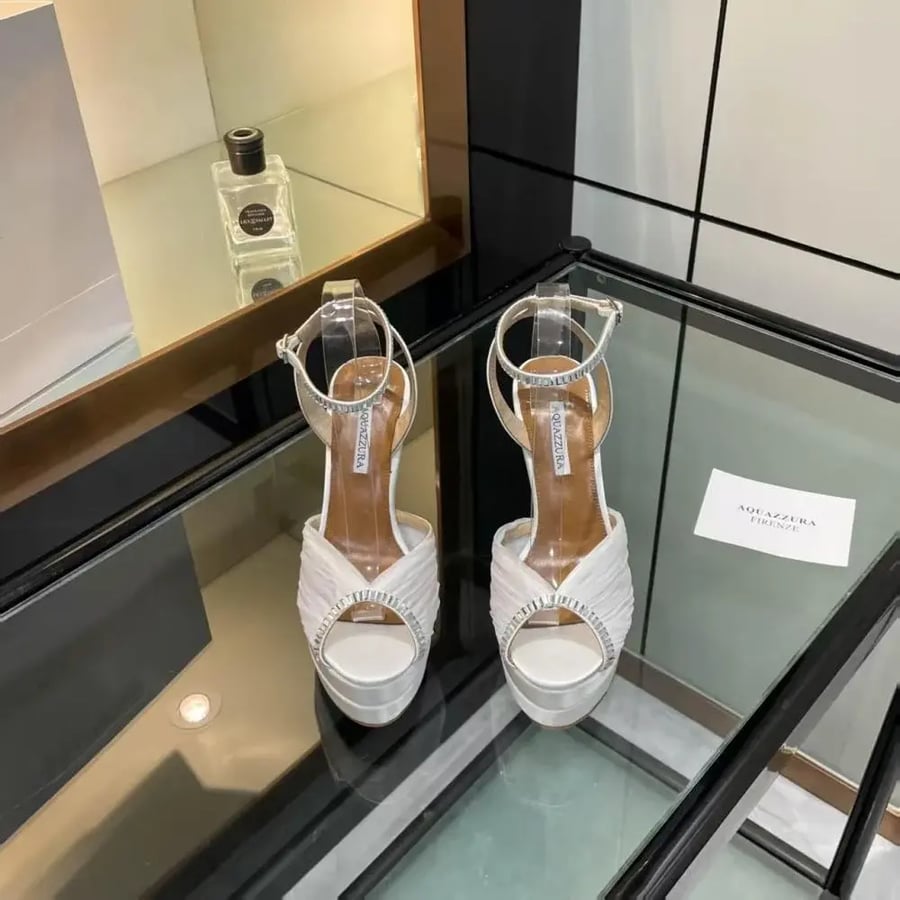 اكوازورا AQUAZZURA
