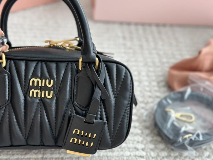 شنطة miumiu