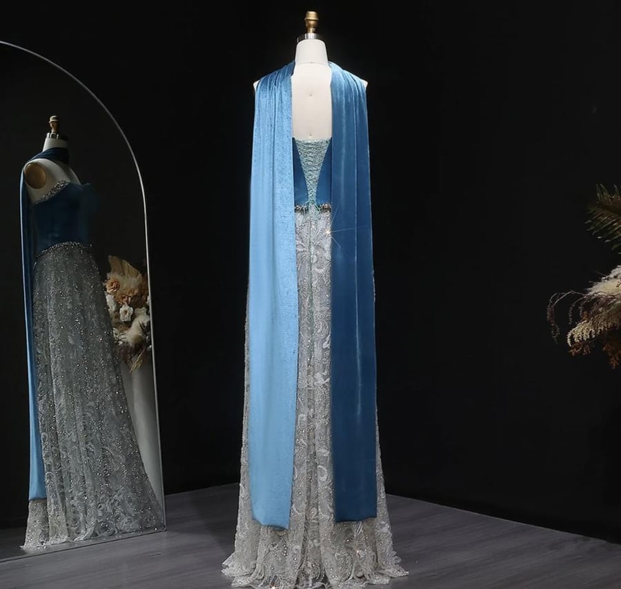 فستان سهرة مخمل الصدر وتطريز يدوي مميز من سمارا بوتيك-E81