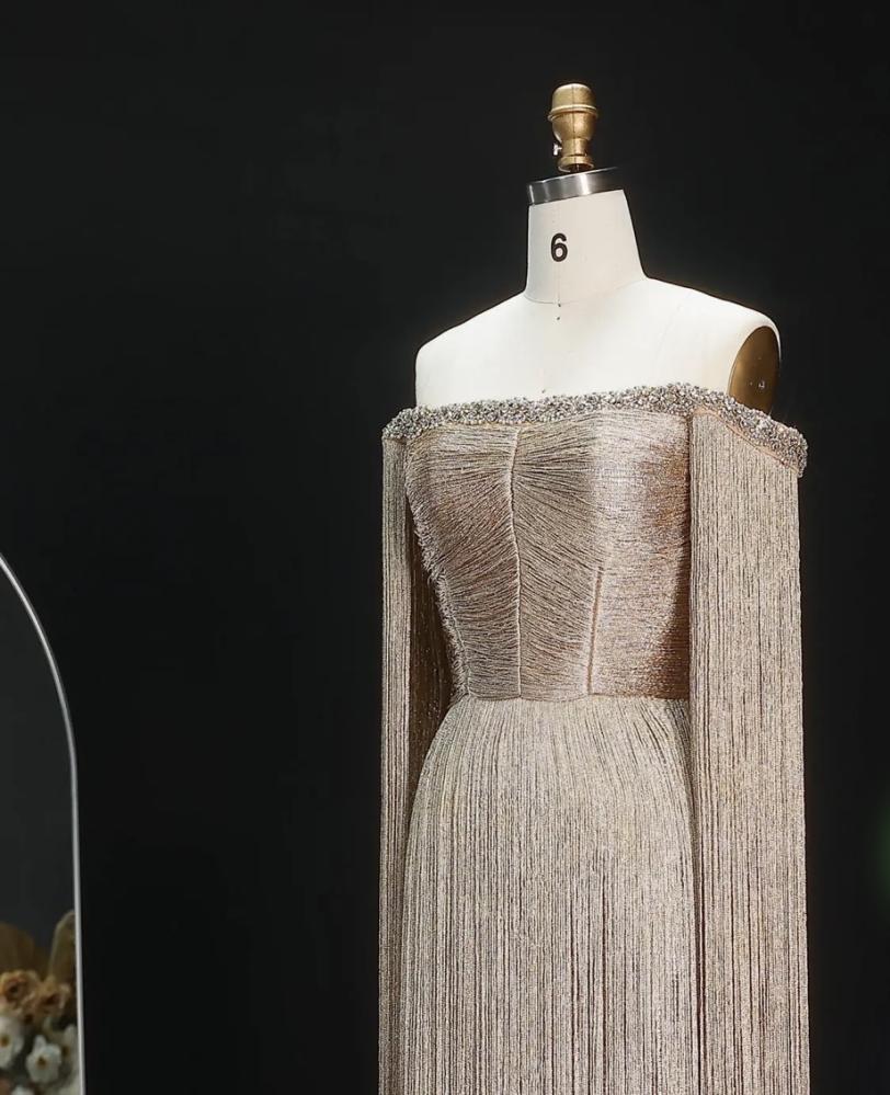 Evening dress with a long, strappy bodice from Samara Boutique - E129