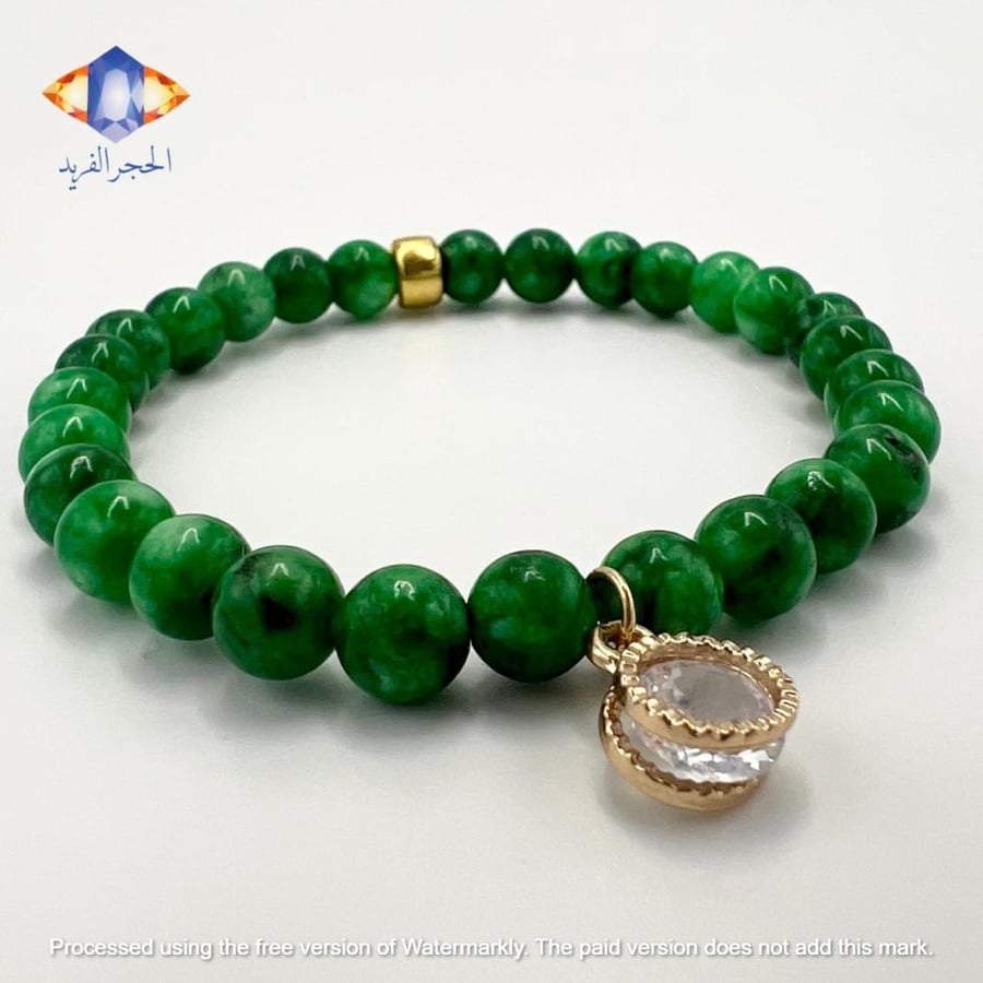 سوار حجر العقيق الزمردي الطبيعي الكريم مع إكسسوار ذهبي من الزركون.