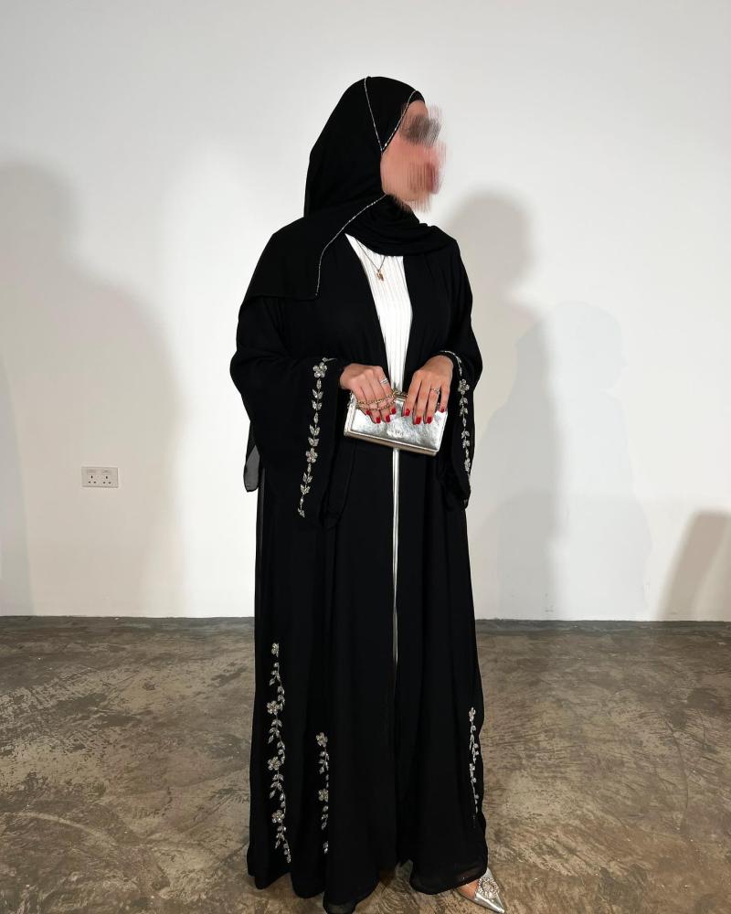 عبايا عمليه صيفيه غير شفافه مناسبه لفصل الصيف