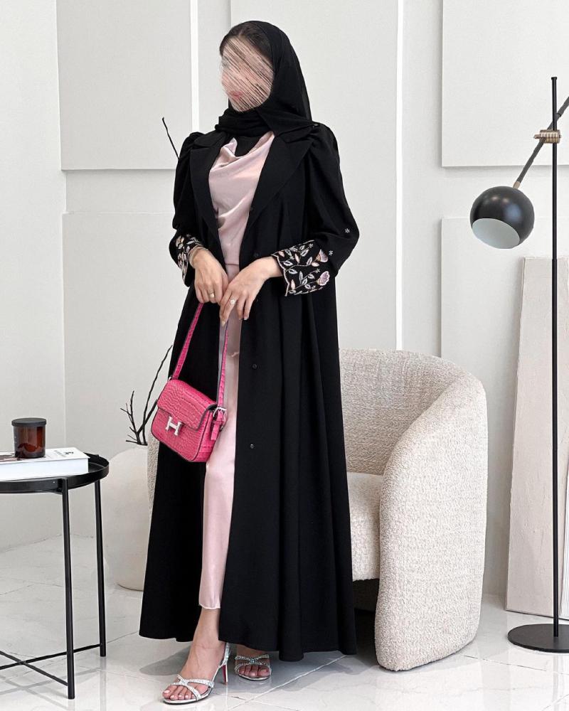 Noura abaya
