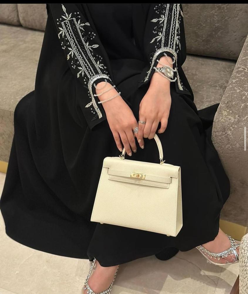 عبايا صيفيه عمليه