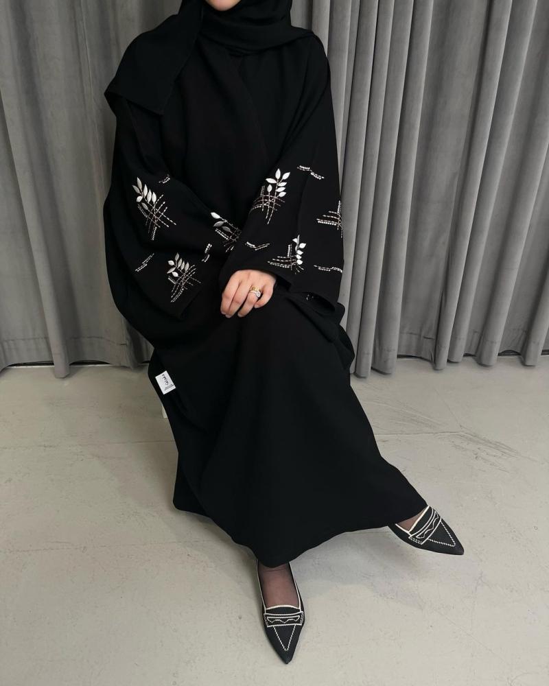 The distinguished abaya 7844