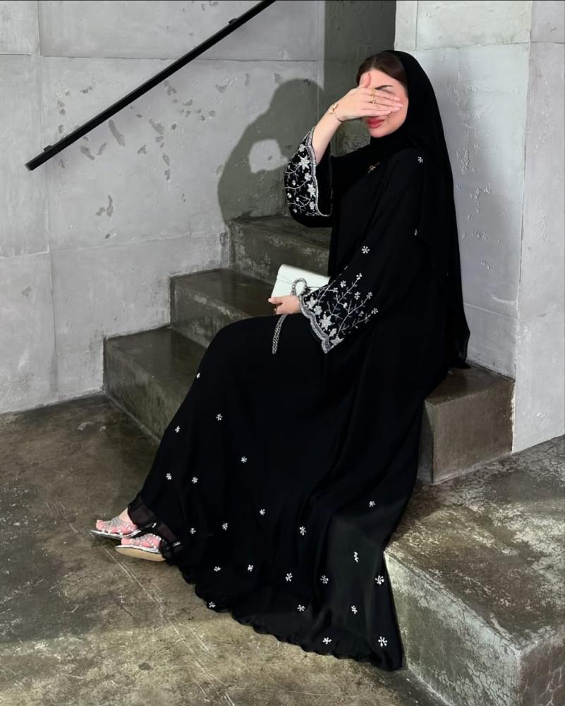 Noura abaya
