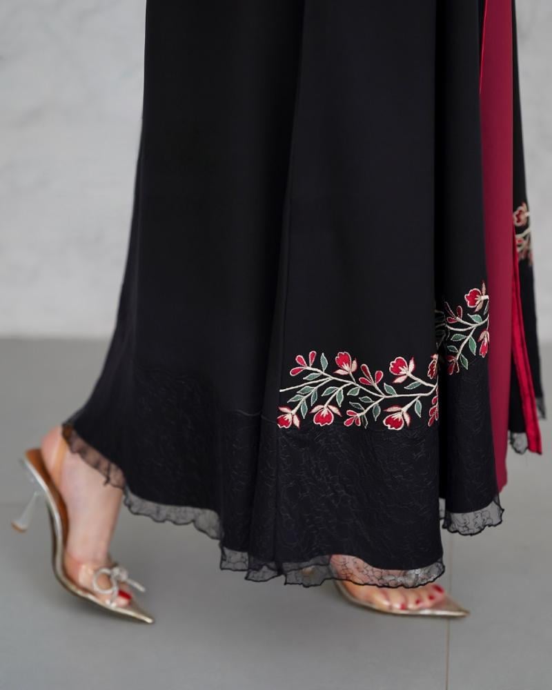 Embroidered abaya with royal dantel