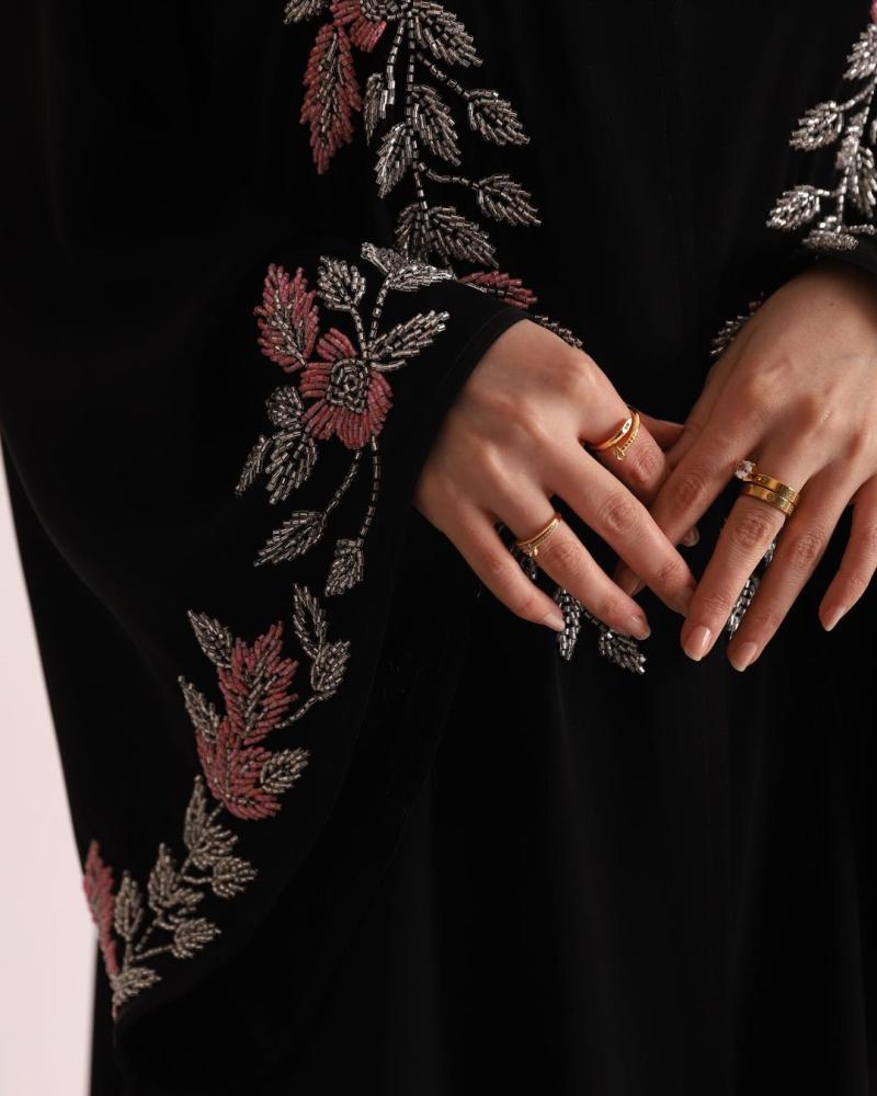 عبايا عمليه