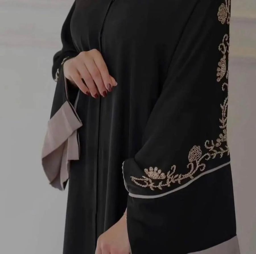 عبايا صيفيه عليها طلب