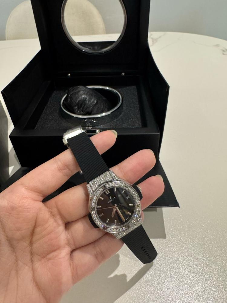 Hublot watch full diamond
