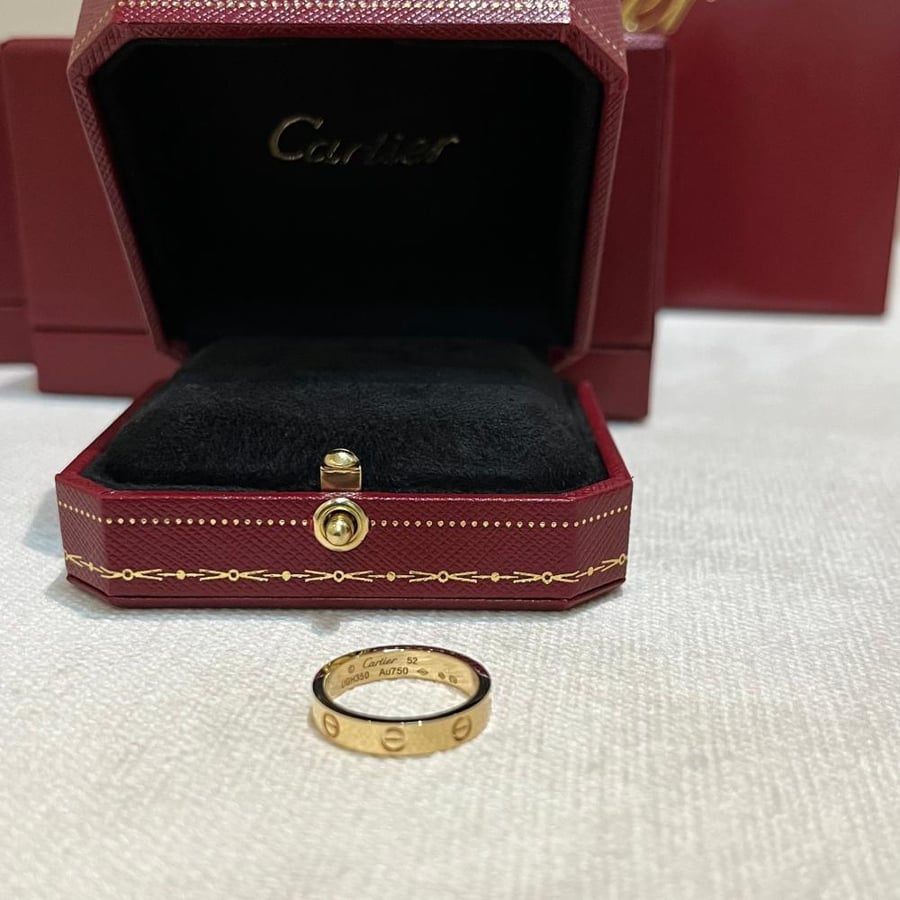 The thin loofah ring without diamond