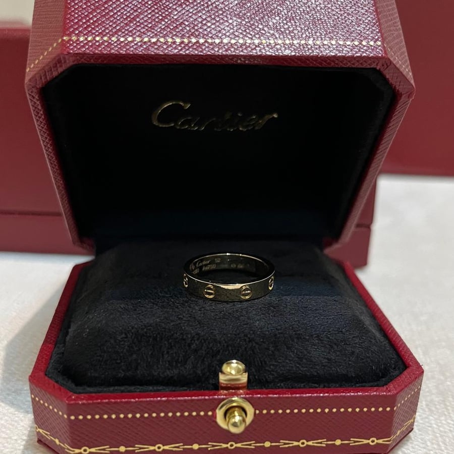 The thin loofah ring without diamond