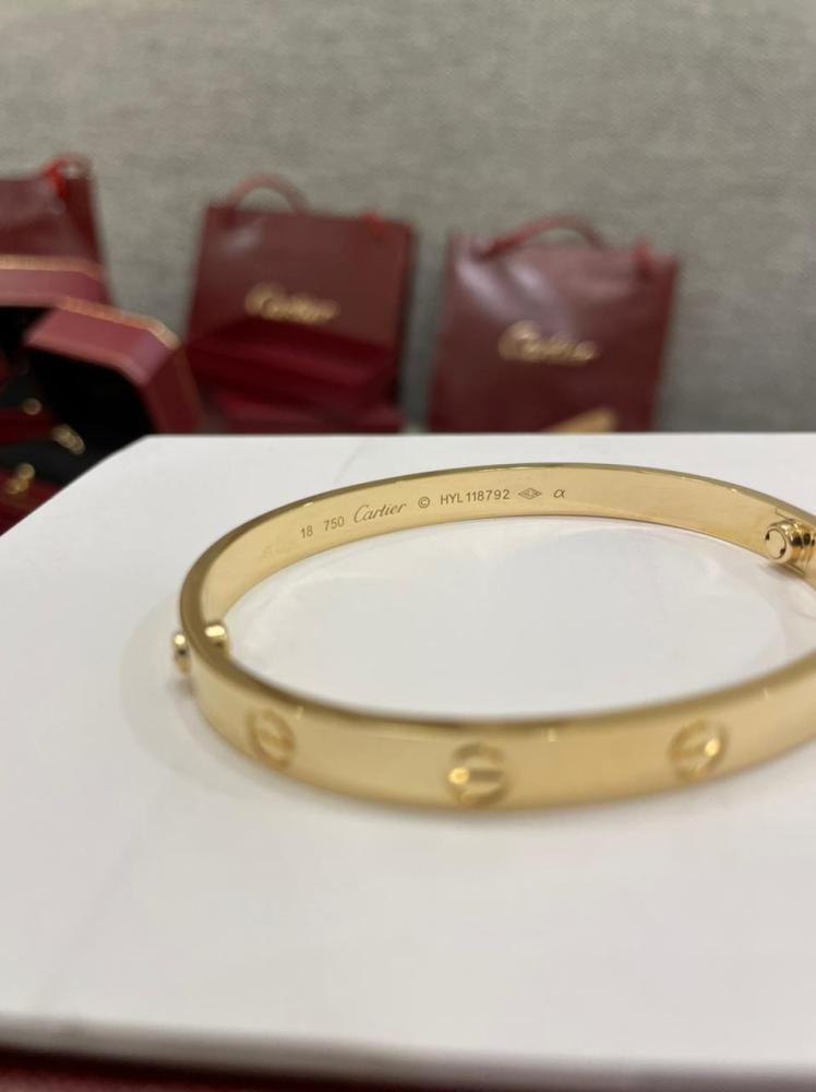 Wide loofah bracelet without diamonds