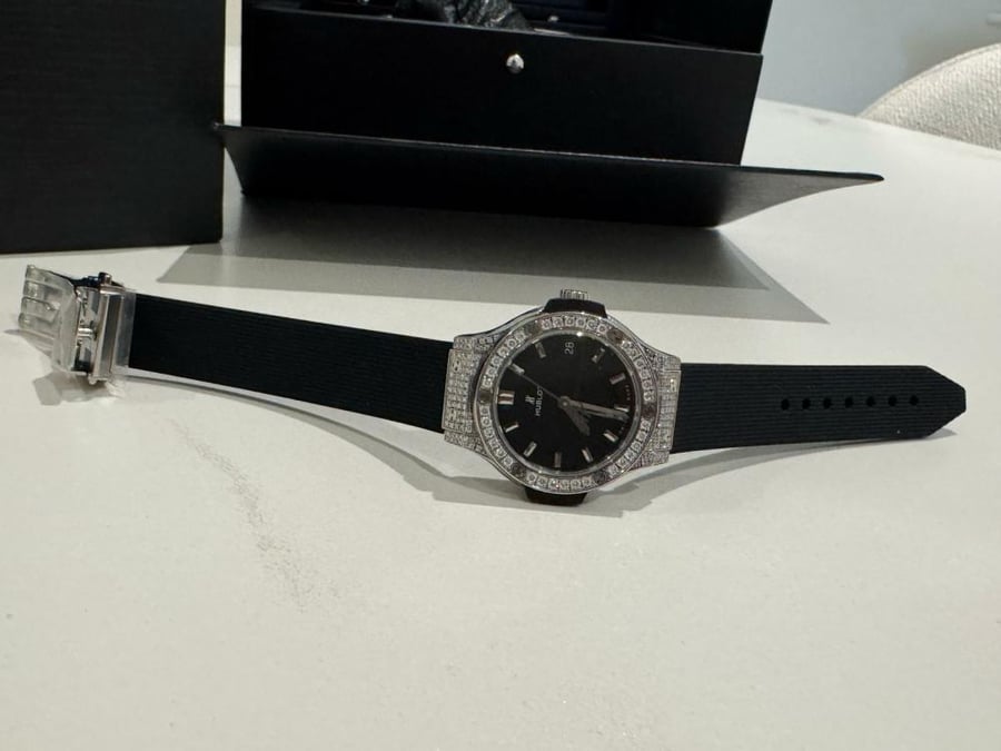 Hublot watch full diamond