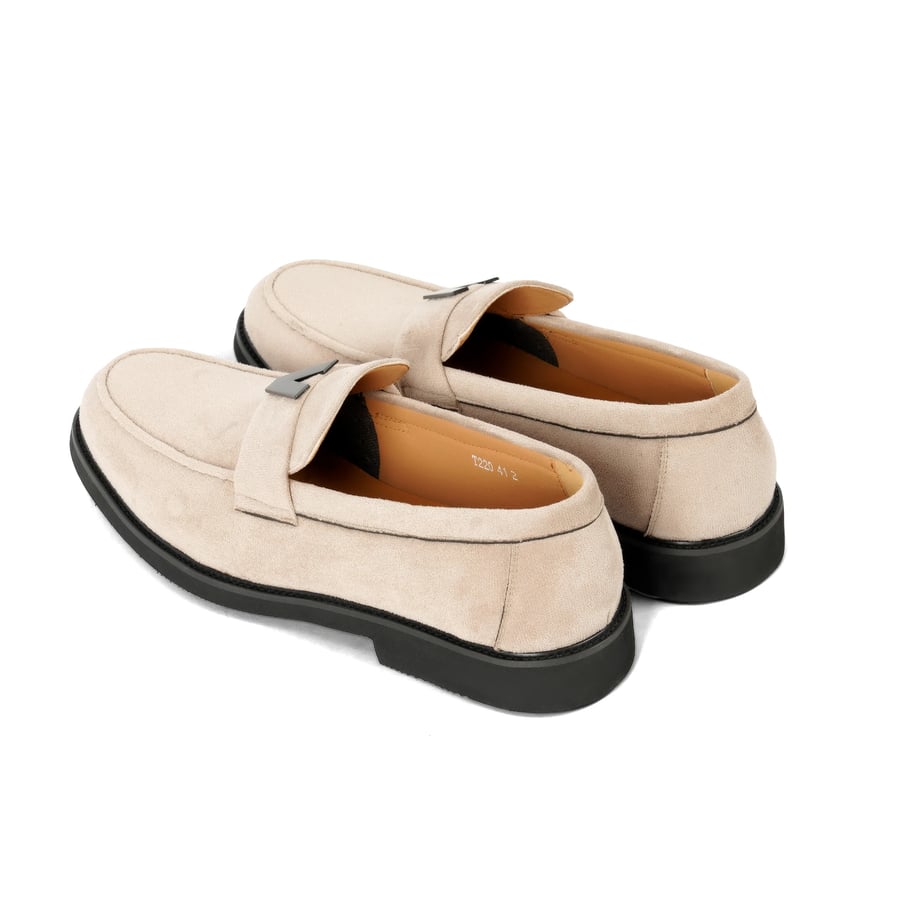 Official Italian shoe, genuine leather, velvet, beige color