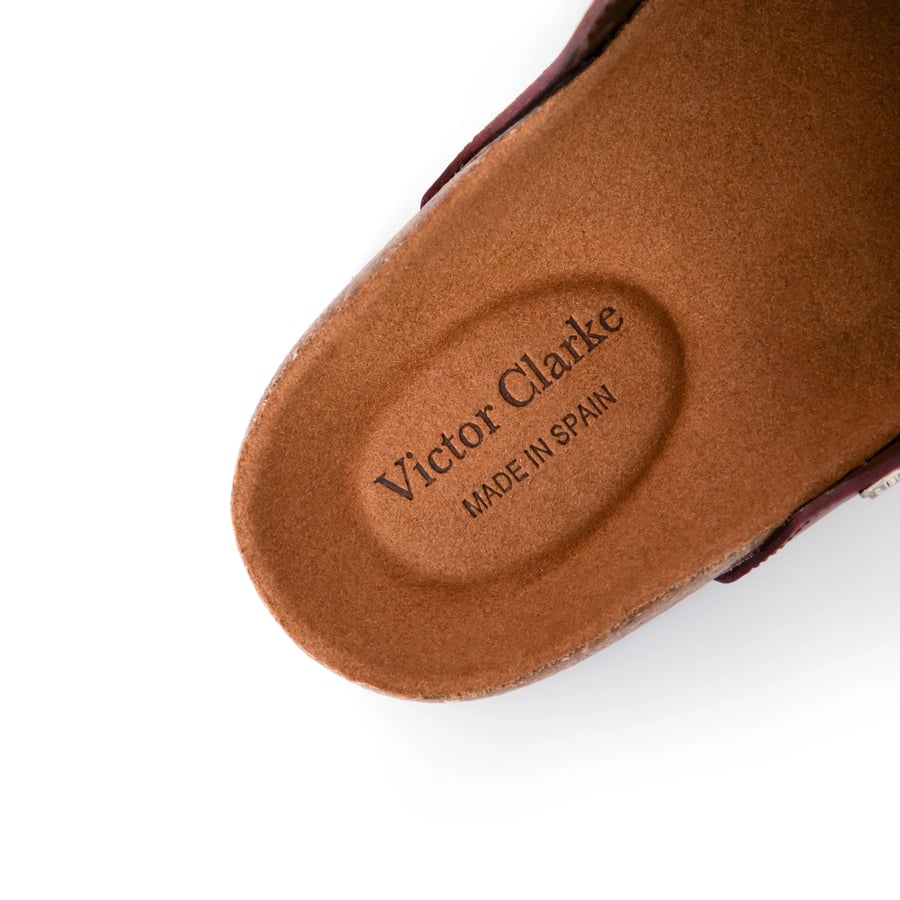 Men's Spanish slippers in dark red color