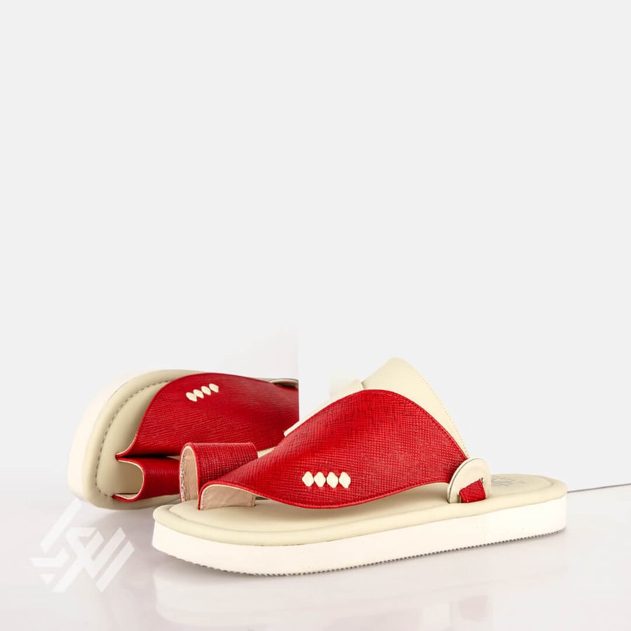 Saudi oriental shoe made of Italian materials red and beige