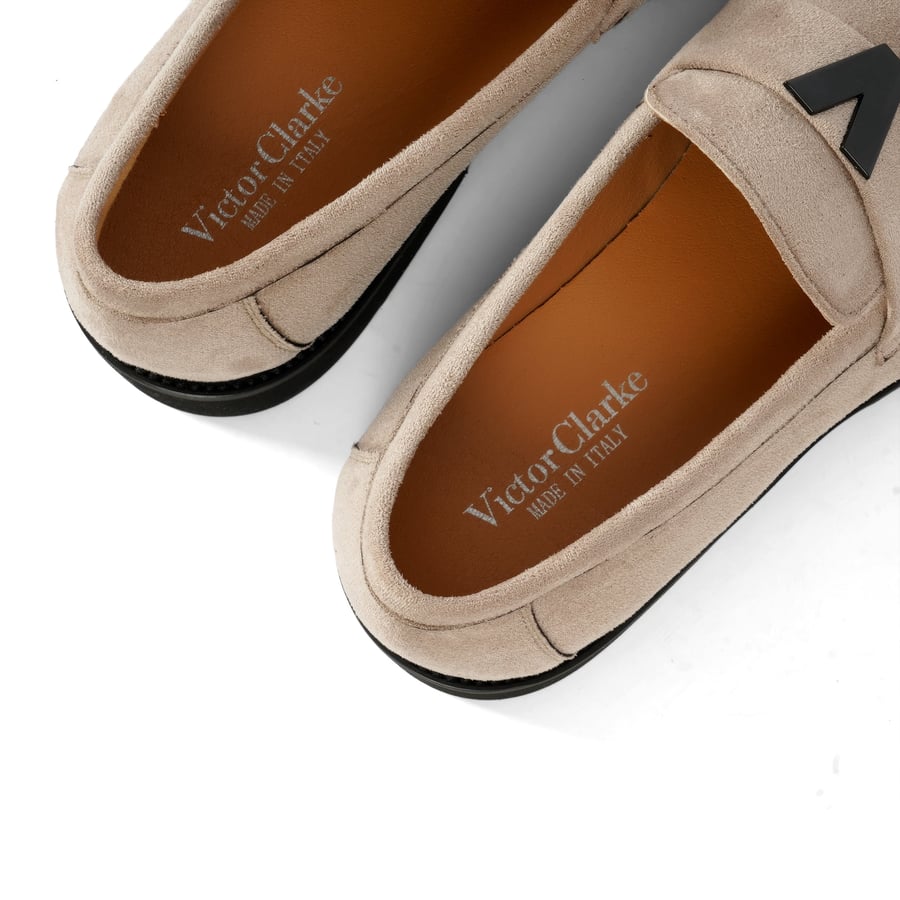 Official Italian shoe, genuine leather, velvet, beige color