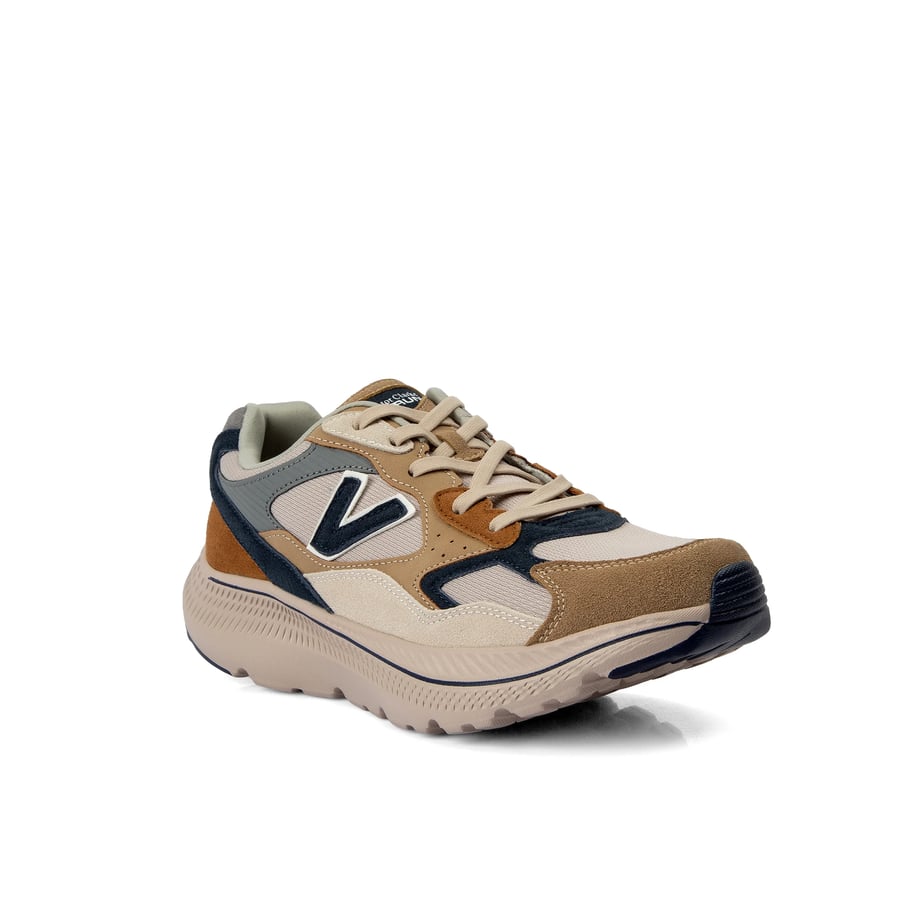 Casual athletic shoe beige brand Victor Clark