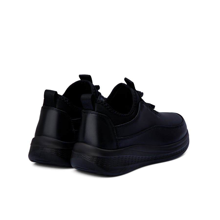 Casual leather medical shoe from Victor Clark