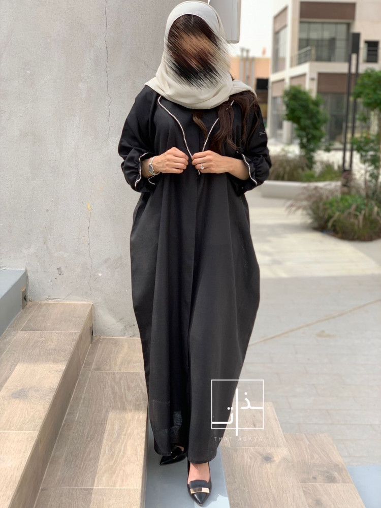 عباية مزينة ب لؤلؤ #218 black تسليم فوري
