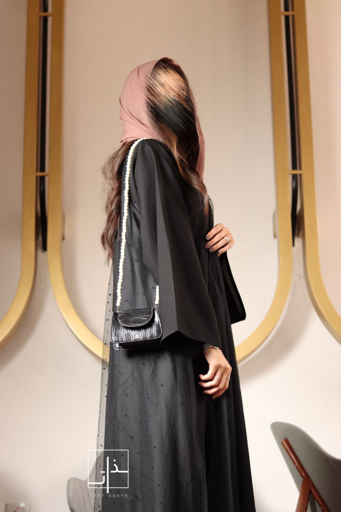 عباية الـ ( تول ) المنقط #222
