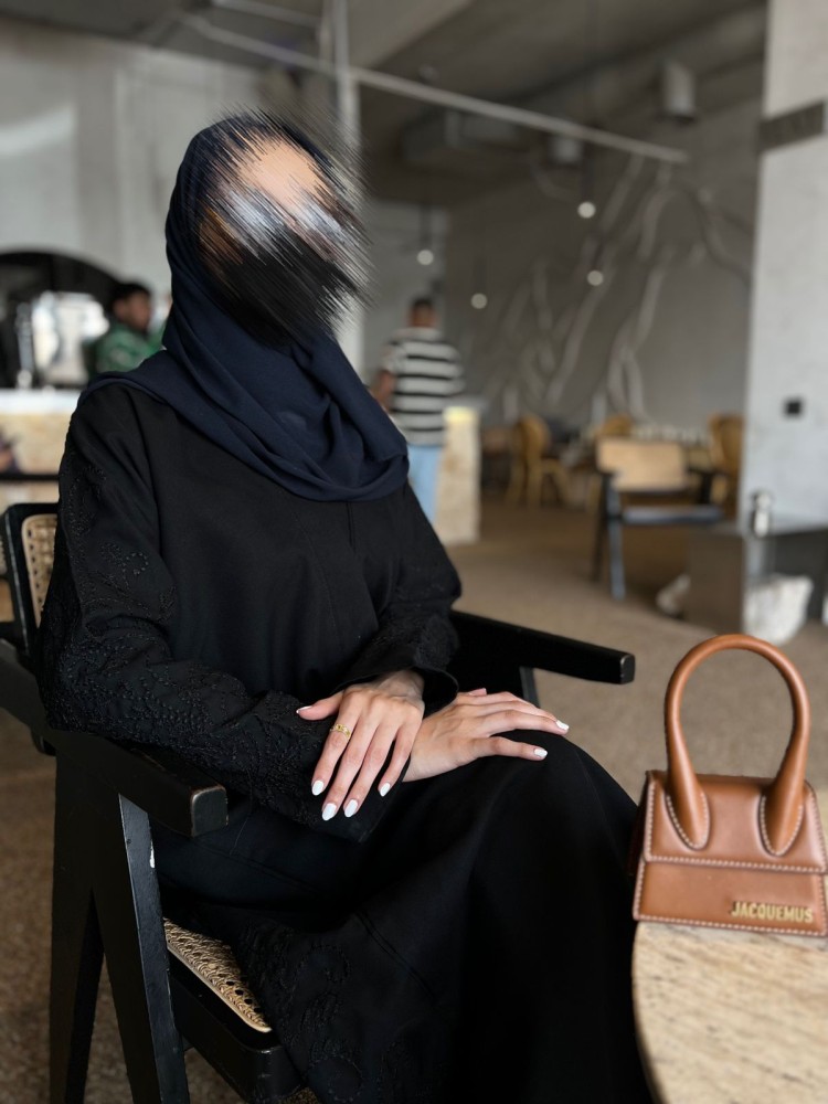 عبايه مطرزة بالأكمام و والجنبين #261