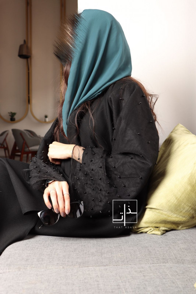 عباية مزينة بأكمام لؤلؤ أسود #223