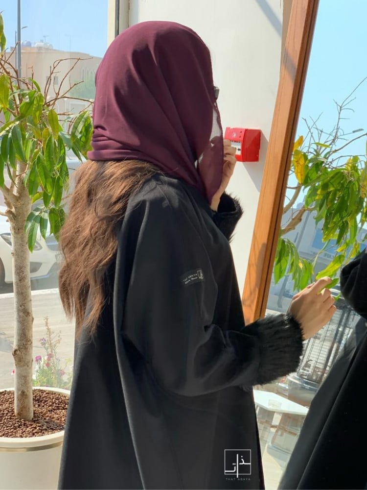 عباية سادة أنيقة بأكمام فرو #243