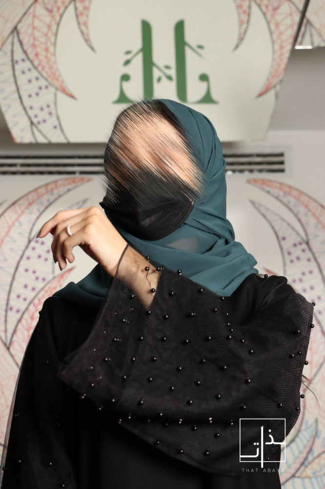 عباية مزينة بأكمام لؤلؤ أسود #223
