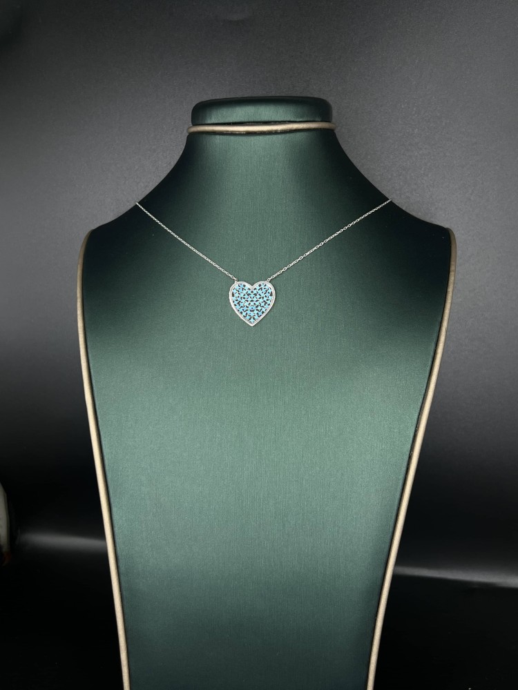 Elegant silver and synthetic turquoise necklace