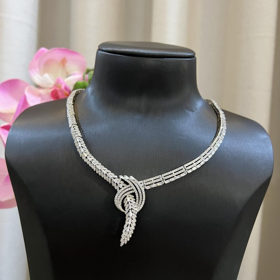 Zircon occasion set silver diamond-like precision