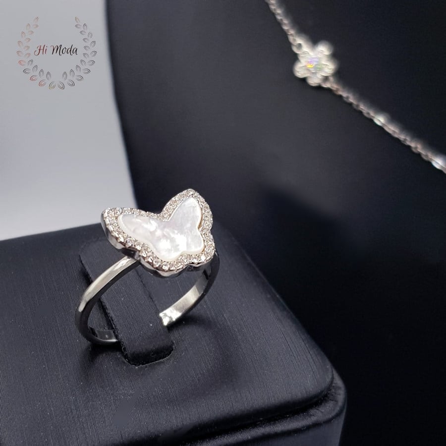 High-quality silver set with zircon and shell