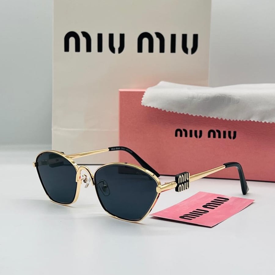 نظارة miu miu